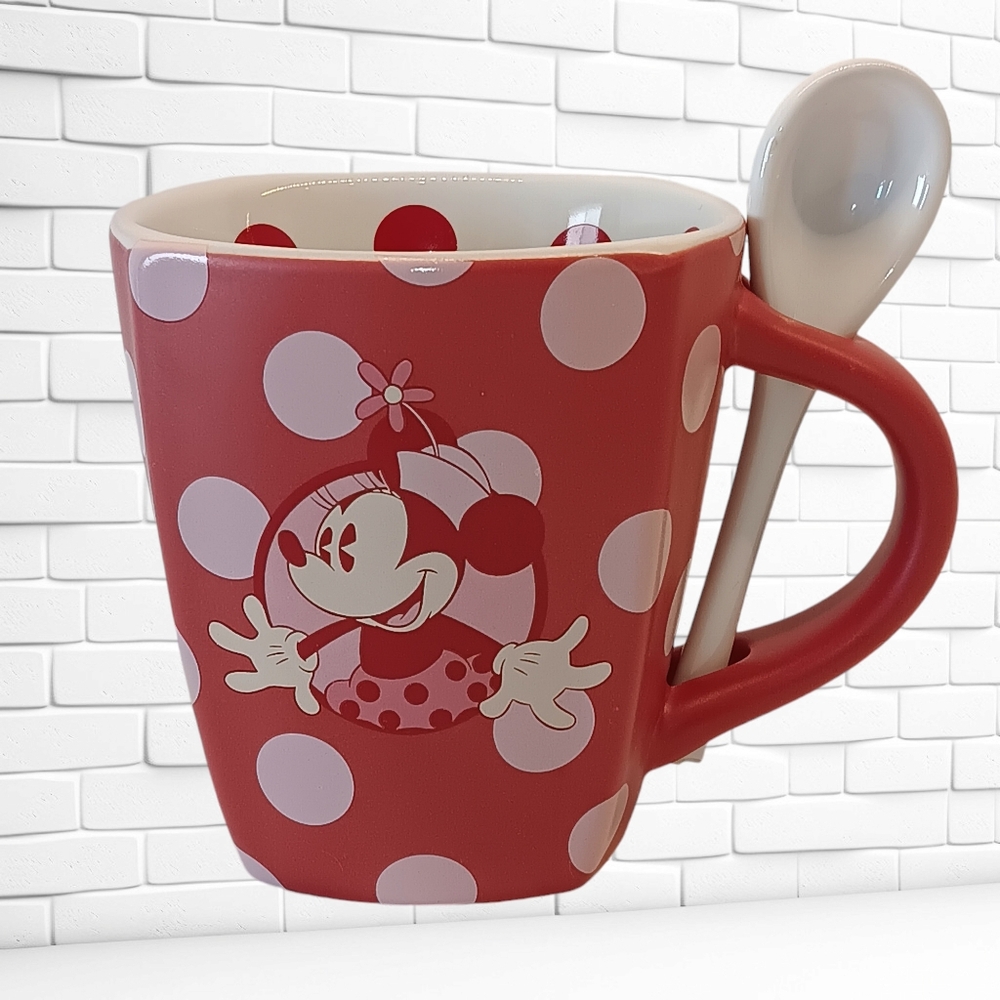 Disney Minnie Mouse Mug w/ Spoon, Disney Park Red w/ Polka Dots 4" Tall 14 fl oz